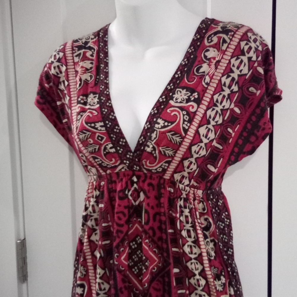 Boho Tunic Dress Plunge Neckline Red/Black Geo Pattern Dolman Sleeve